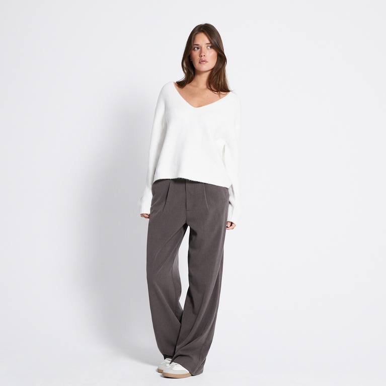 V-neck knit sweater "Keira" Off white